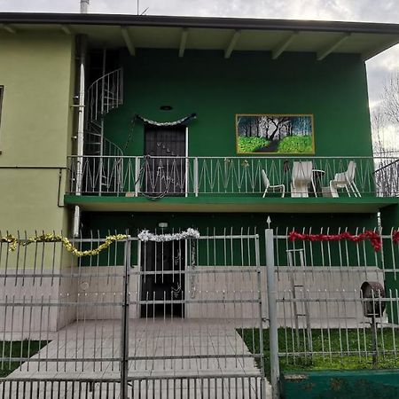 Villa Pertini Appartamento Primo Piano Nel Parco Oglio SudCanneto sull'Oglio エクステリア 写真